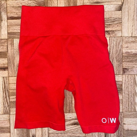 Scrunch bum gym shorts - red - size UK XS - Picture 1 of 2
